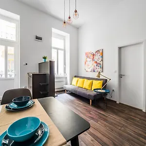 new-dob-53-center-apartment.inbudapesthotels.com/
